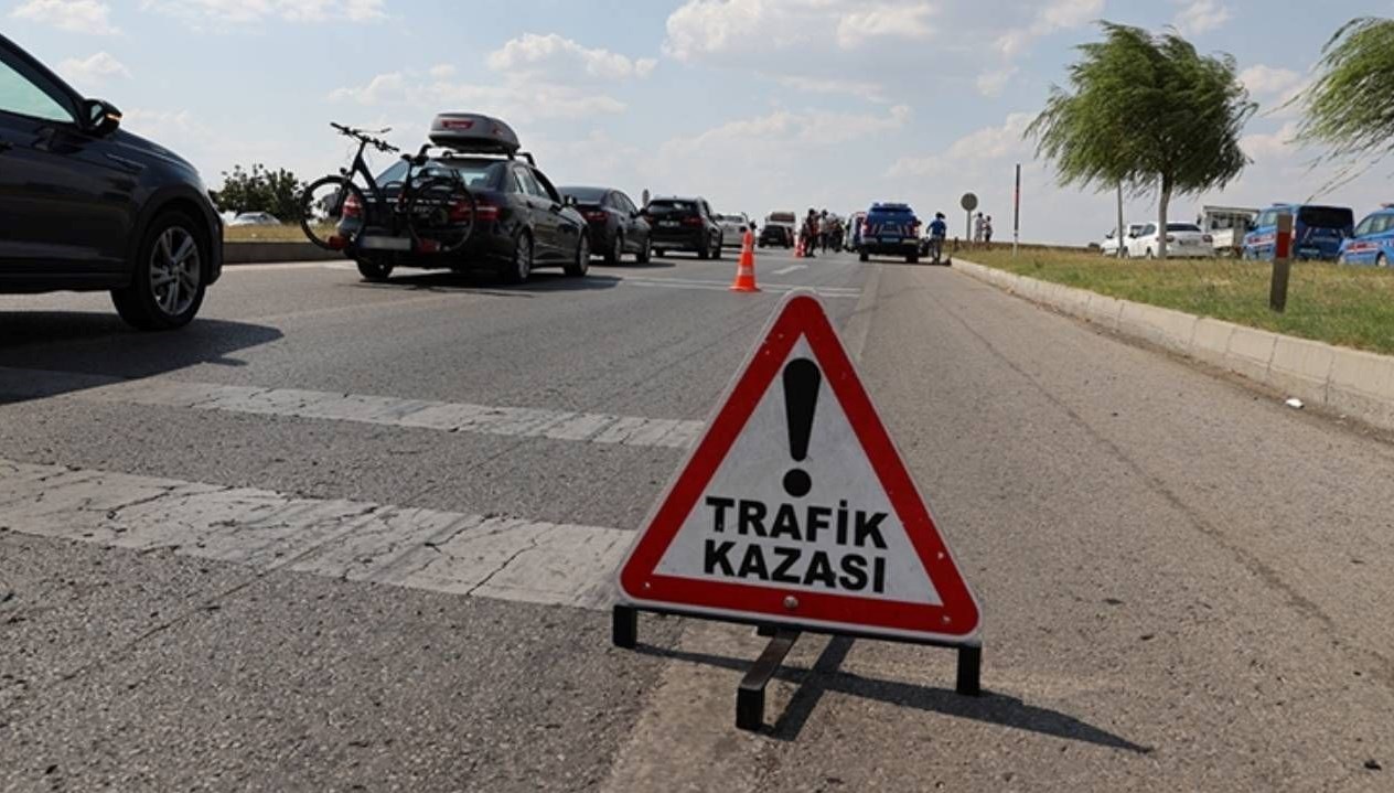 ankara yolunda kaza 1 olu 4 yarali BJF5Gmgw