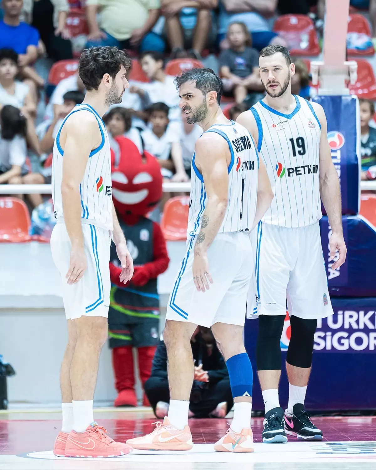 aliaga petkimspor fiba europe cupta csm corona brasovu agirliyor UJdWg7wF.jpg