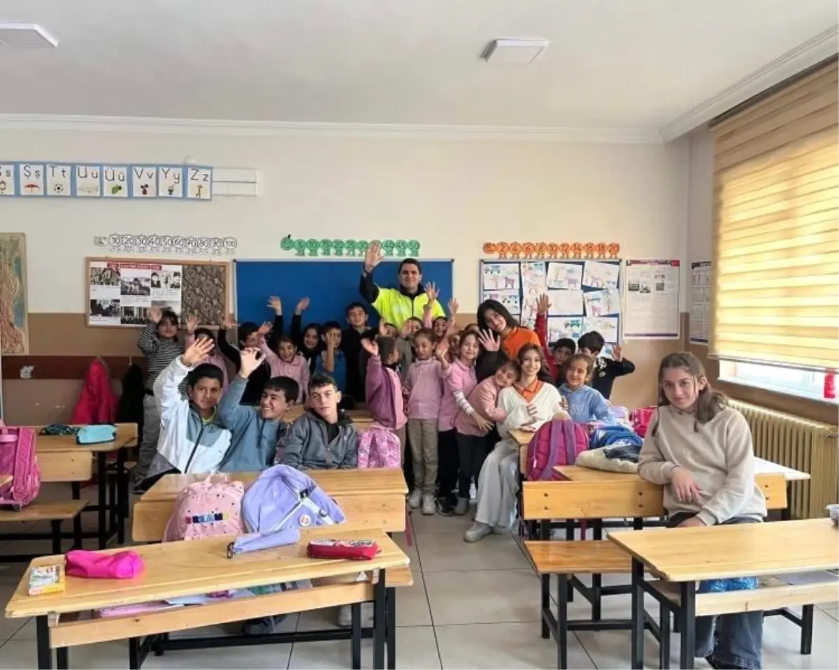 bozuyukte ogrencilere trafik guvenligi semineri duzenlendi UIhGBIQg.jpg