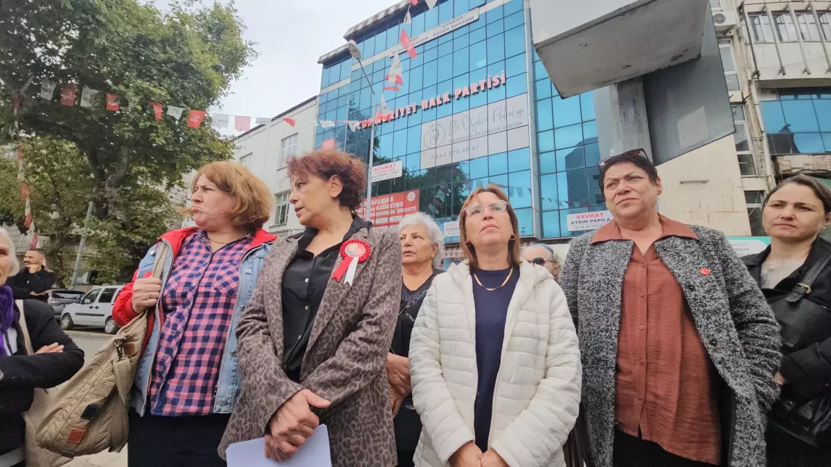 chp zonguldak kadin kollarinda istifa olayi yKWy36H7.jpg