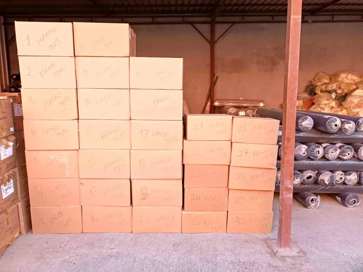 diyarbakirda hayirseverlerden ogrencilere 300 cift ayakkabi gHO9LzeX.jpg