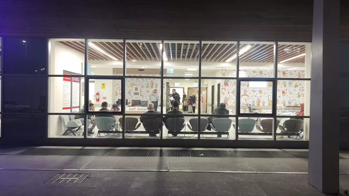 kutahyada 17 ogrenci gida zehirlenmesi suphesiyle hastaneye kaldirildi dNMIIzpr.jpg