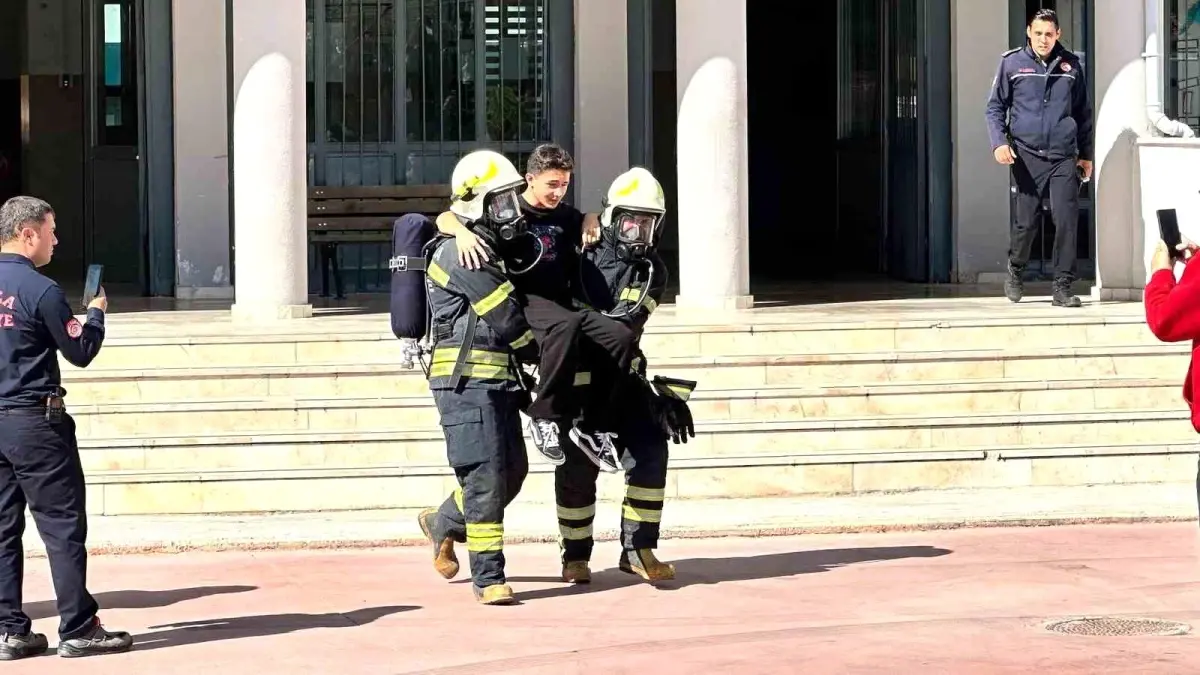 mugla fen lisesinde kapsamli deprem tatbikati gerceklestirildi 1CNResXn.jpg