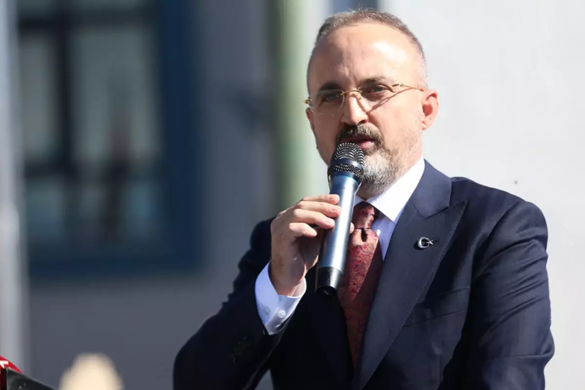 tbmmdeki ocalan sloganlarina bulent turandan tepki hic mi akilli adam yok Y6psPfch