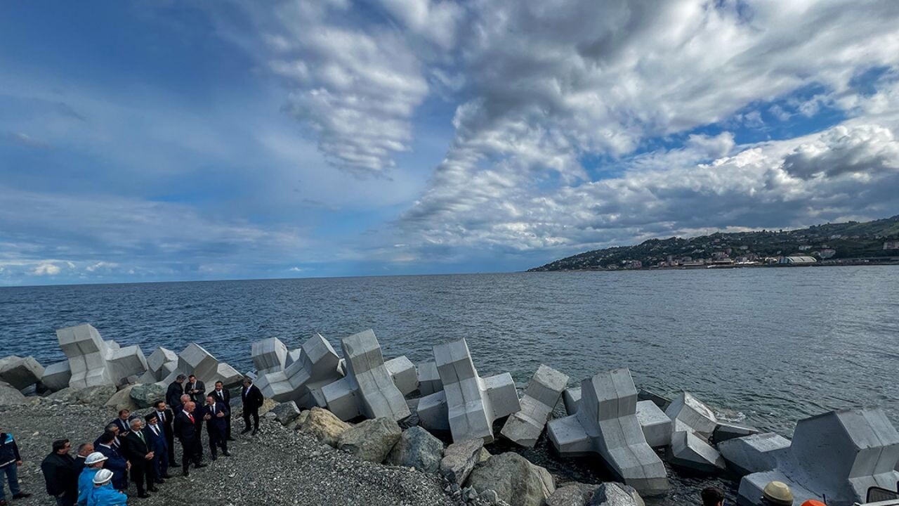 turkiyenin dev deniz ticareti hamlesi iyidere lojistik limani JiTkDxkT