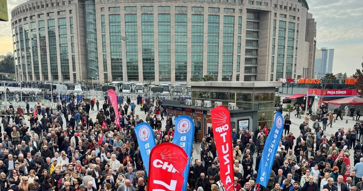 imamoglunun babasi ve ogluna yurtdisina cikis yasagi A2lf5nyy.webp