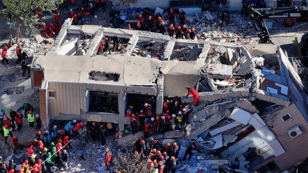 kocaelide coken binadan sag kurtarilan dilaraya aile uyelerinin vefat haberi verildi xZWOpfkm.jpg