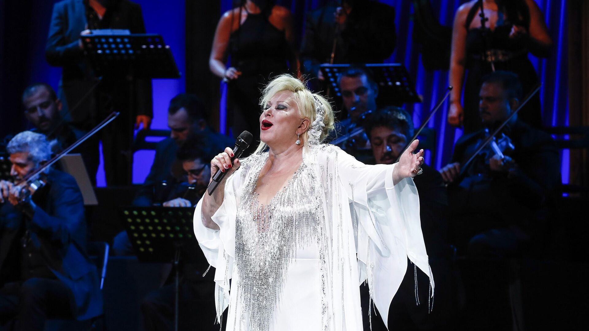 unlu sanatci kalp krizi gecirmisti yogun bakima alindi w1dJTIOZ.jpg