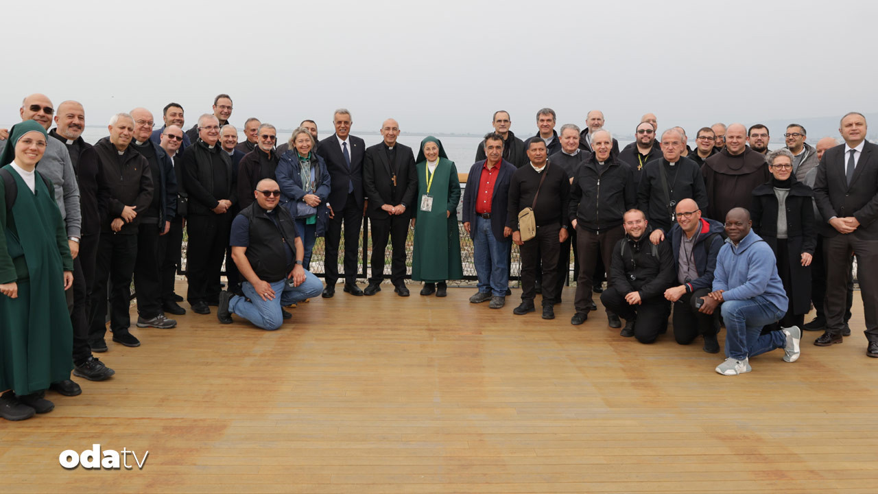 vatikan heyeti papadan once bursada sXkz4HmE.jpg