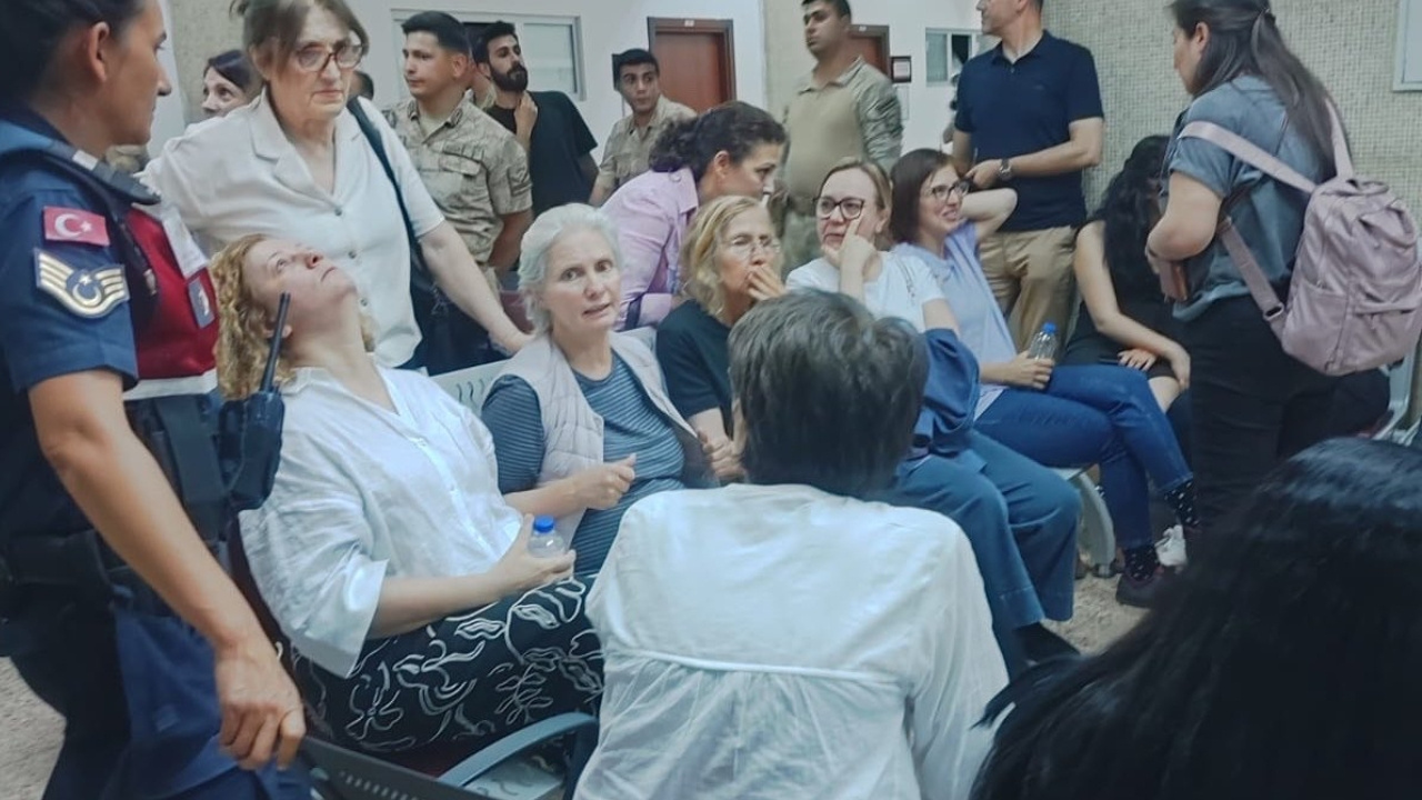 Hakimin kararı sonrası gözyaşlarına boğuldu: “Annem babam alzheimer dedi” ama dinletemedi…